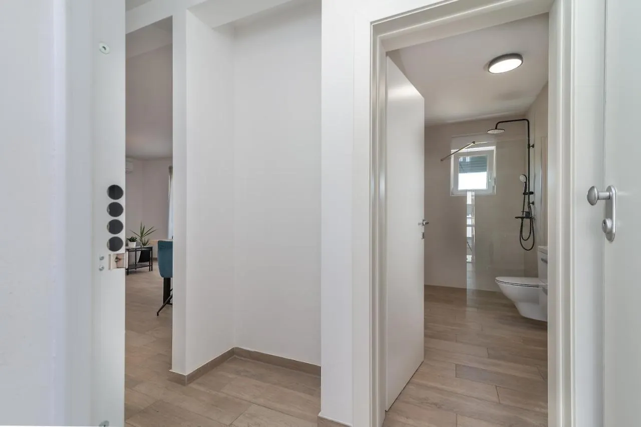 Apartman Cviki Διαμέρισμα Τρογκίρ