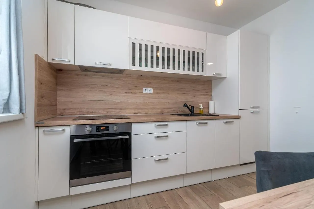 Apartman Cviki Διαμέρισμα Τρογκίρ