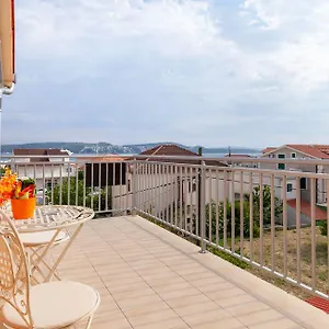Apartment D&a, Trogir